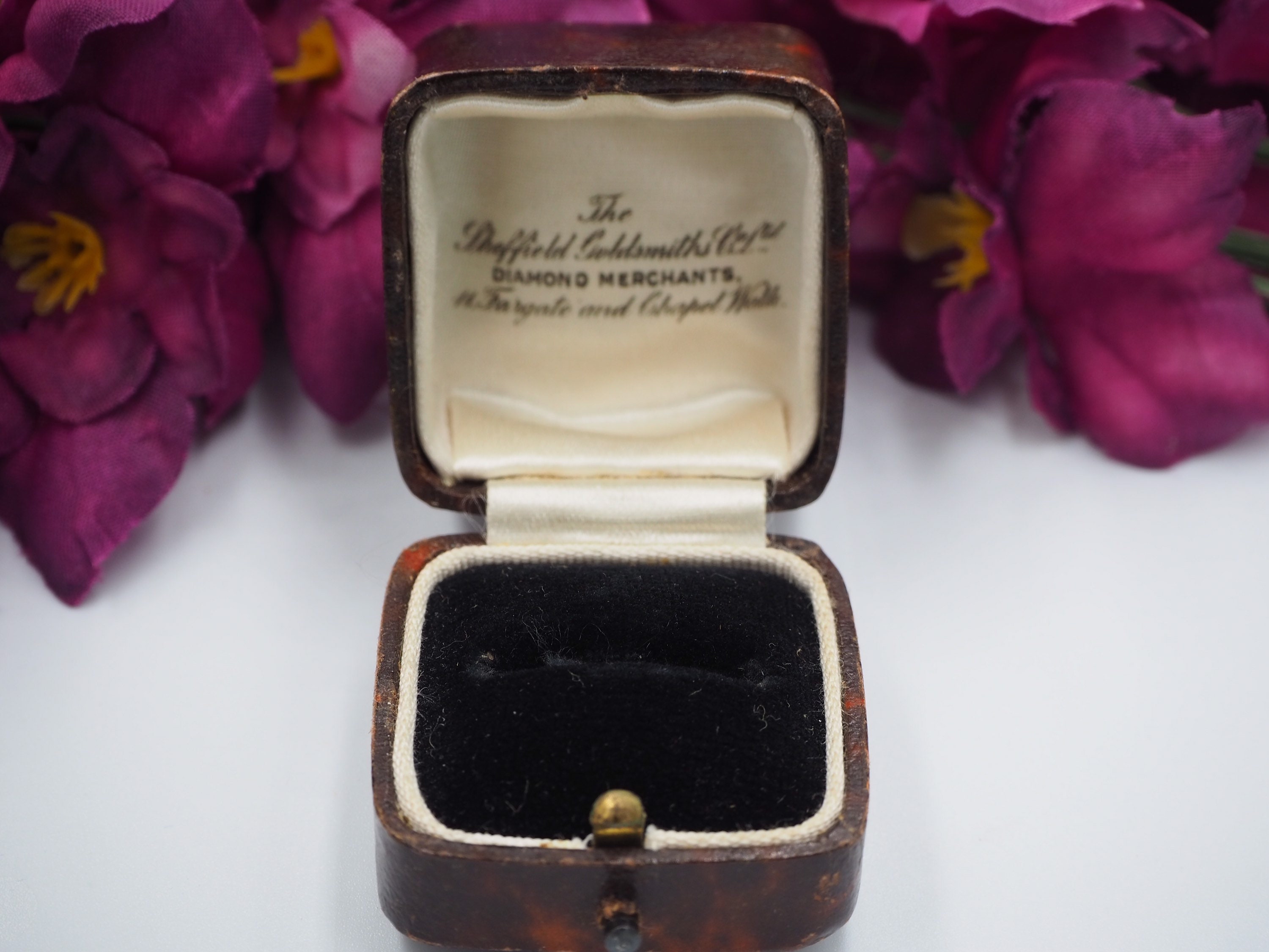Goldsmiths hotsell ring box