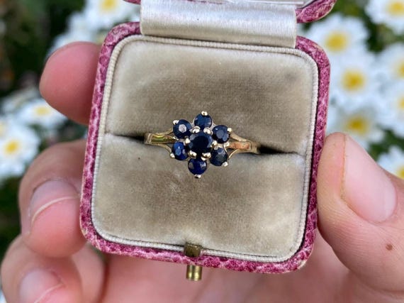 Vintage 9ct Gold Sapphire Daisy Ring, Size O1/2 or 7.75