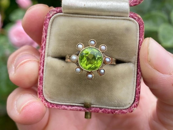 Vintage 9ct Yellow Gold Peridot and Pearl Flower  Ring, Size M or 6.5