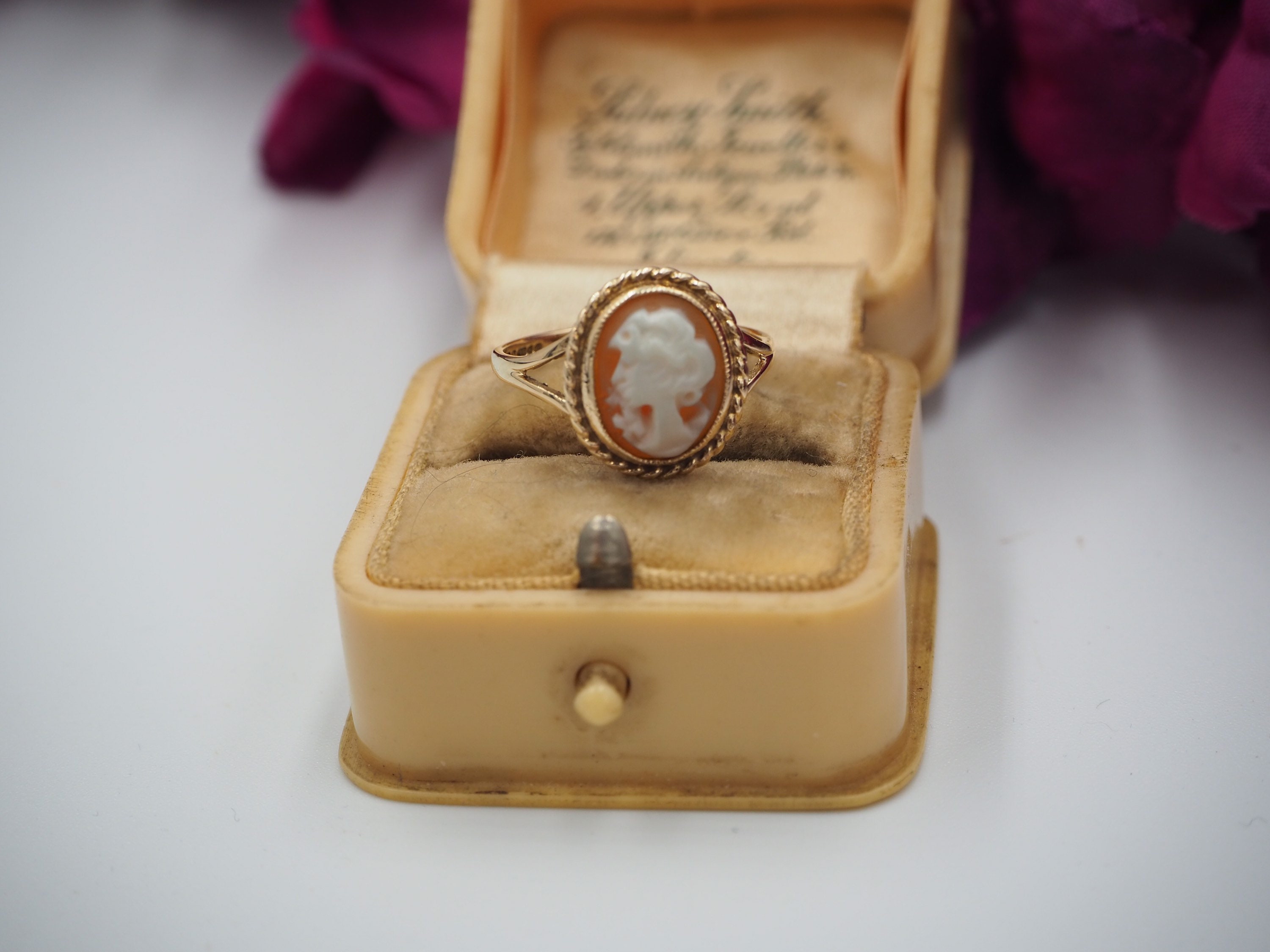 Vintage 9ct Gold Cameo Ring, Size I 1/2 or 4.75