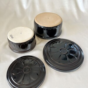 Set of 2 Dark Brown Daisy Large Ceramic Containers, Cute Kitchenware, Retro Kitchenware, Ceramic Food Storage with Lid, Daisy Containers bild 4