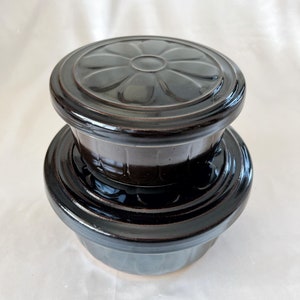 Set of 2 Dark Brown Daisy Large Ceramic Containers, Cute Kitchenware, Retro Kitchenware, Ceramic Food Storage with Lid, Daisy Containers bild 5