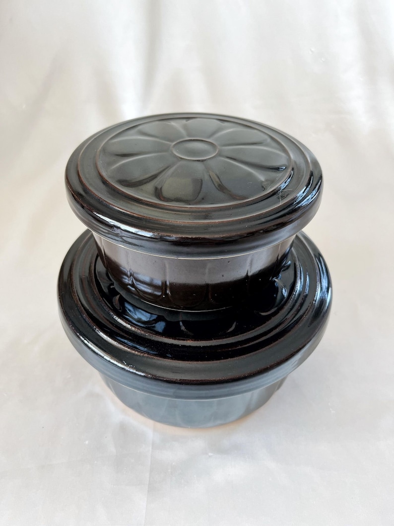 Set of 2 Dark Brown Daisy Large Ceramic Containers, Cute Kitchenware, Retro Kitchenware, Ceramic Food Storage with Lid, Daisy Containers bild 5