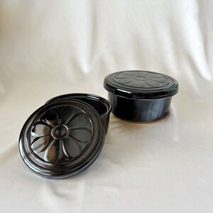 Set of 2 Dark Brown Daisy Large Ceramic Containers, Cute Kitchenware, Retro Kitchenware, Ceramic Food Storage with Lid, Daisy Containers bild 2