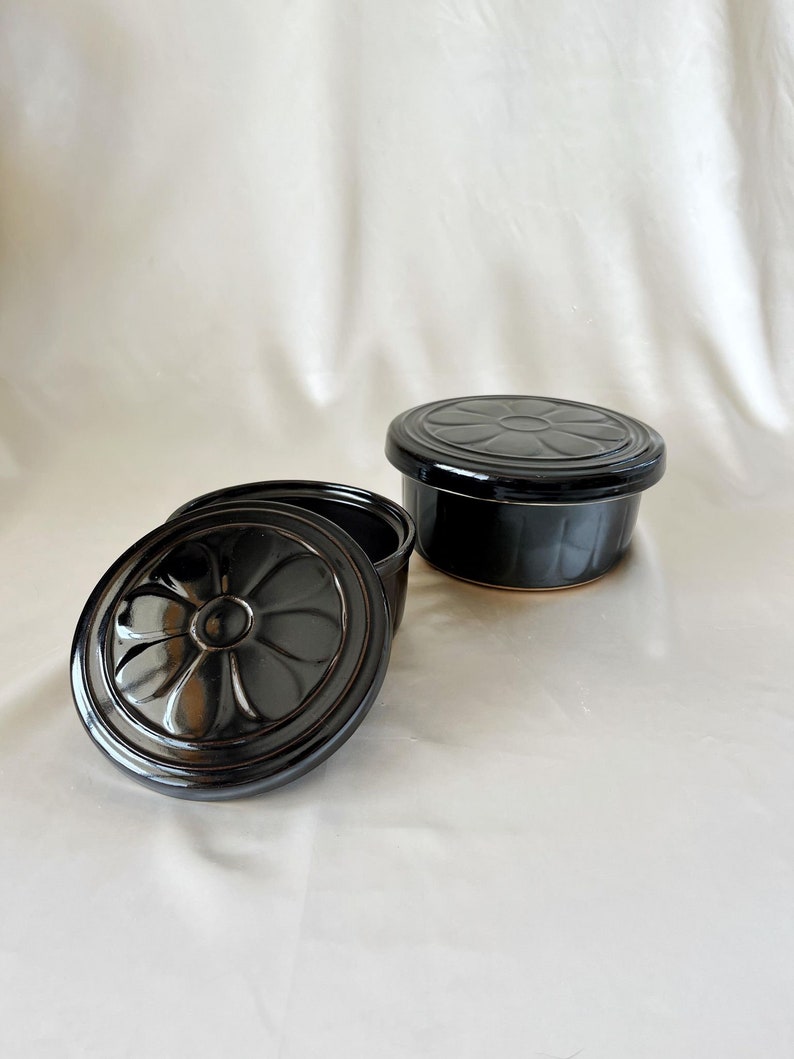 Set of 2 Dark Brown Daisy Large Ceramic Containers, Cute Kitchenware, Retro Kitchenware, Ceramic Food Storage with Lid, Daisy Containers bild 2