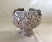 Textured Pedestal Bowl, Japanese Ikebana Vase, Japanese Pottery Decor, Japanese Home Decor, Pottery Plant Holder, Plant Stand, Plant Decor