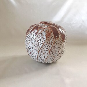 Faceted Round Shino Ware Vase, Japanese Brutalist Vase, Pottery Decor, Japanese Home Decor, Vintage Modern Decor, Textured Pottery Vase