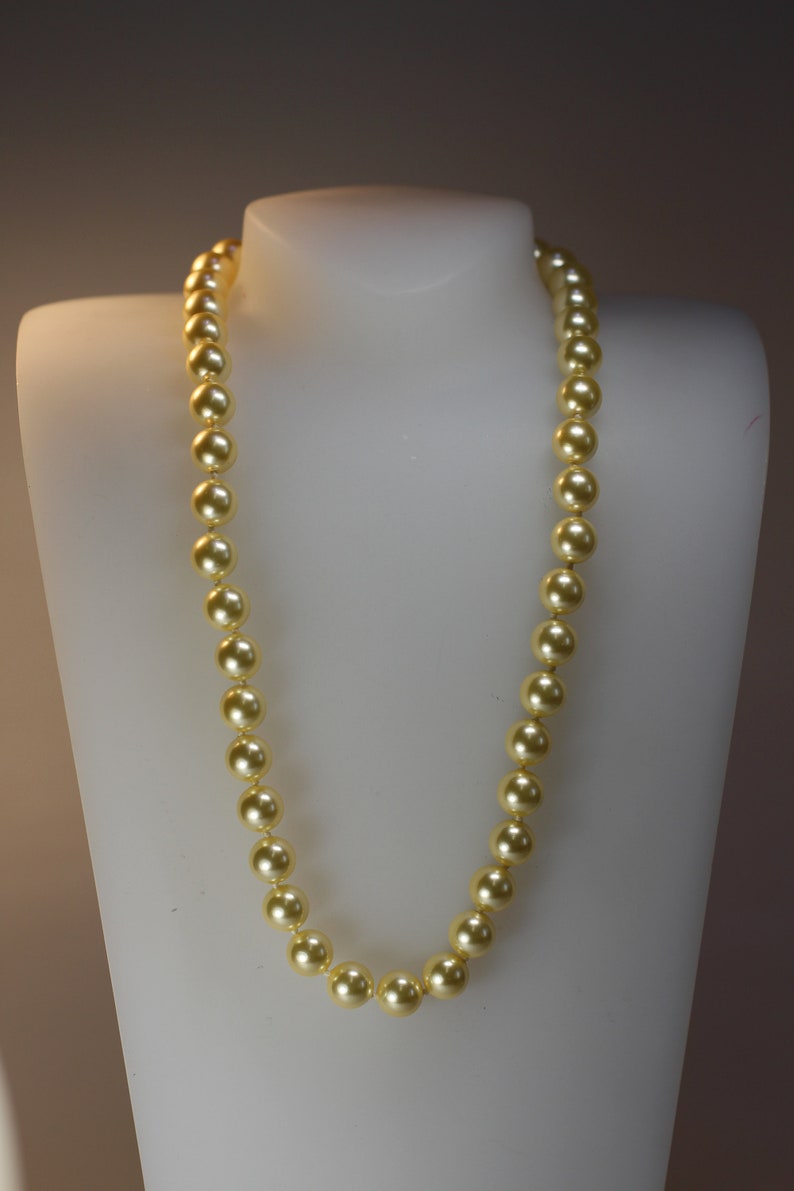 Vintage Necklace Women/'s Necklace Beaded Necklace Fashion Chain Yellow Shell Core Beads