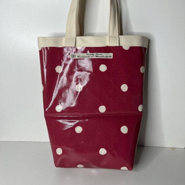 Oilcloth Lunch Tote, lunch bag, red spotty tote, foldable tote, reuseable shopper, birthday present, foldable tote, tote bag, vinyl shopper