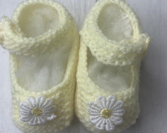 Baby pram shoes, Lemon Baby booties, infant crib shoes, newborn bootees,  0-3 months, yellow flowers, daisies,