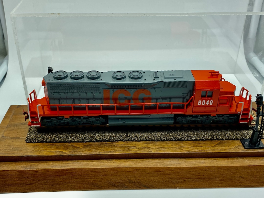 ICG 6040 Model Train in Plexiglass Box Display Etsy