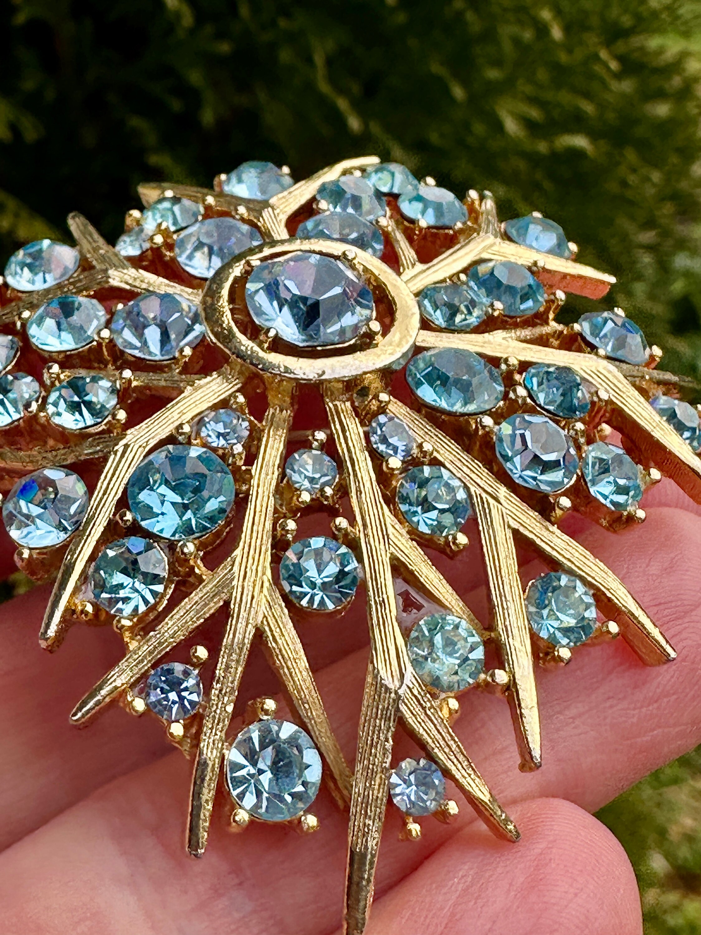 Vintage Usner Blue Rhinestone Brooch! - Etsy display picture 1