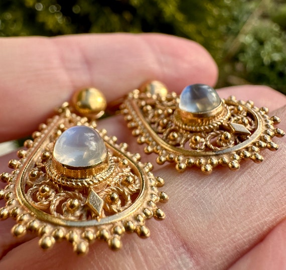 Dramatic 14KT Moonstone Earrings - Etruscan Style… - image 9