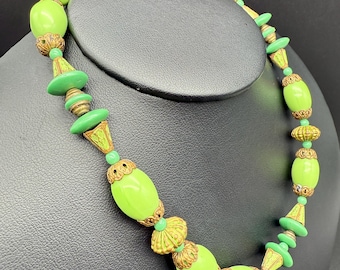 Art Deco Green Bead Necklace Choker - 15” Length