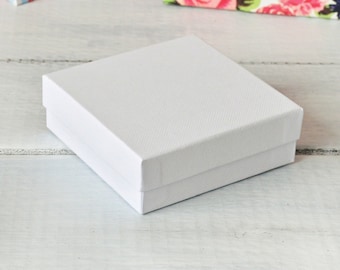 12 x Pieces White Paper Gift Boxes (9 x 9 x 2 cm) Jewellery Pendant/ Earring/ Brooch/ Gift/ Crafting Box (0205)