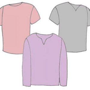 Puede incluir: Tres camisetas de diferentes colores y estilos. Una es rosa con mangas cortas, otra es gris con mangas cortas y la última es morada con mangas largas.