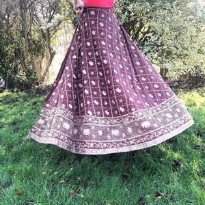 Vintage Indian Wedding/Dancing Skirt Embroidered, Beaded, Sequinned and Mirrored Heavy Silk
