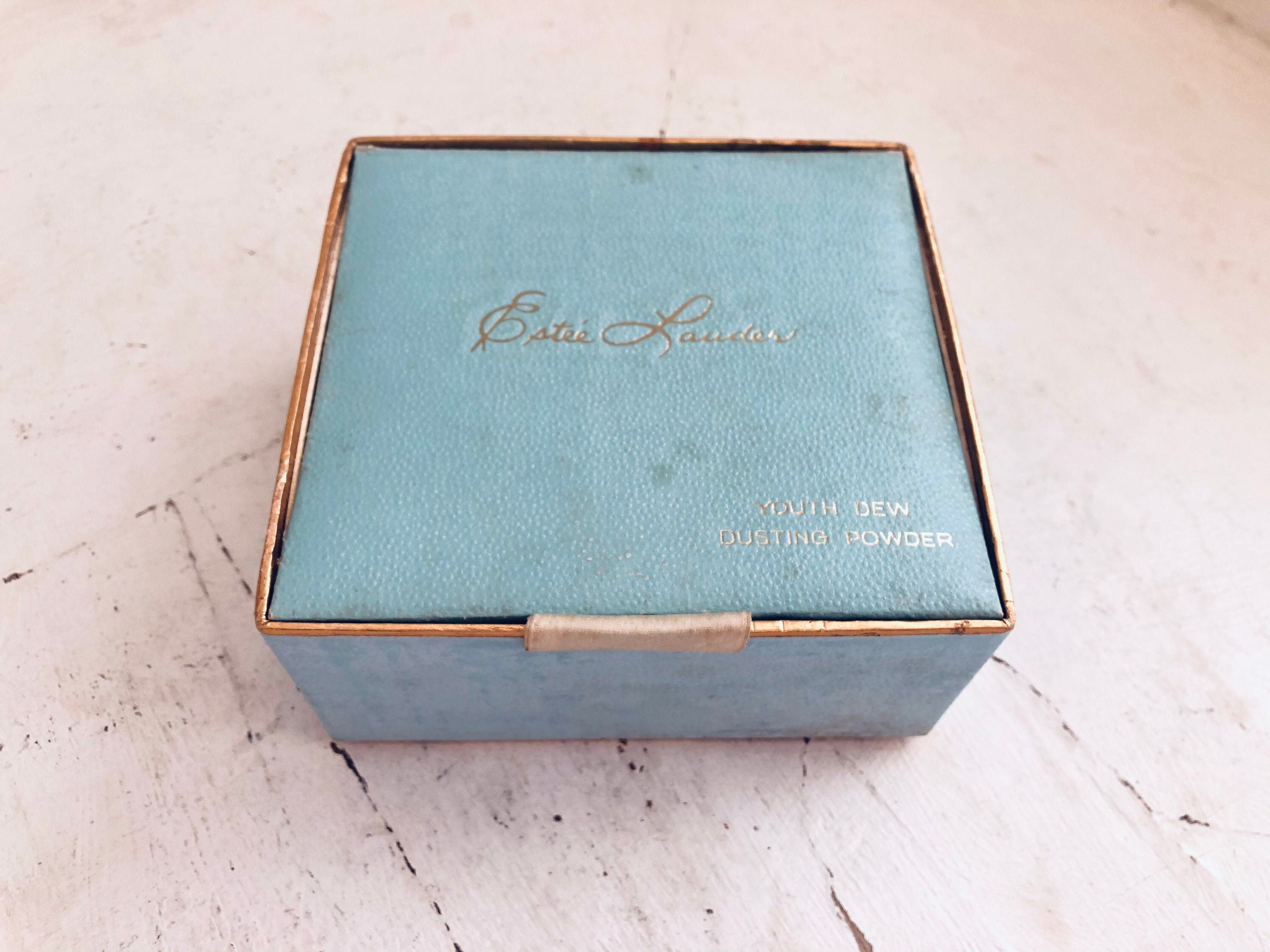 Estee Lauder Dusting Powder for sale Only 3 left at 65