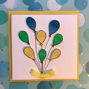 Grün, blau und gelb Ballons Karte