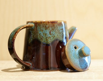 Kleine handgemaakte theepot zijhandgreep Scandi Style theepot