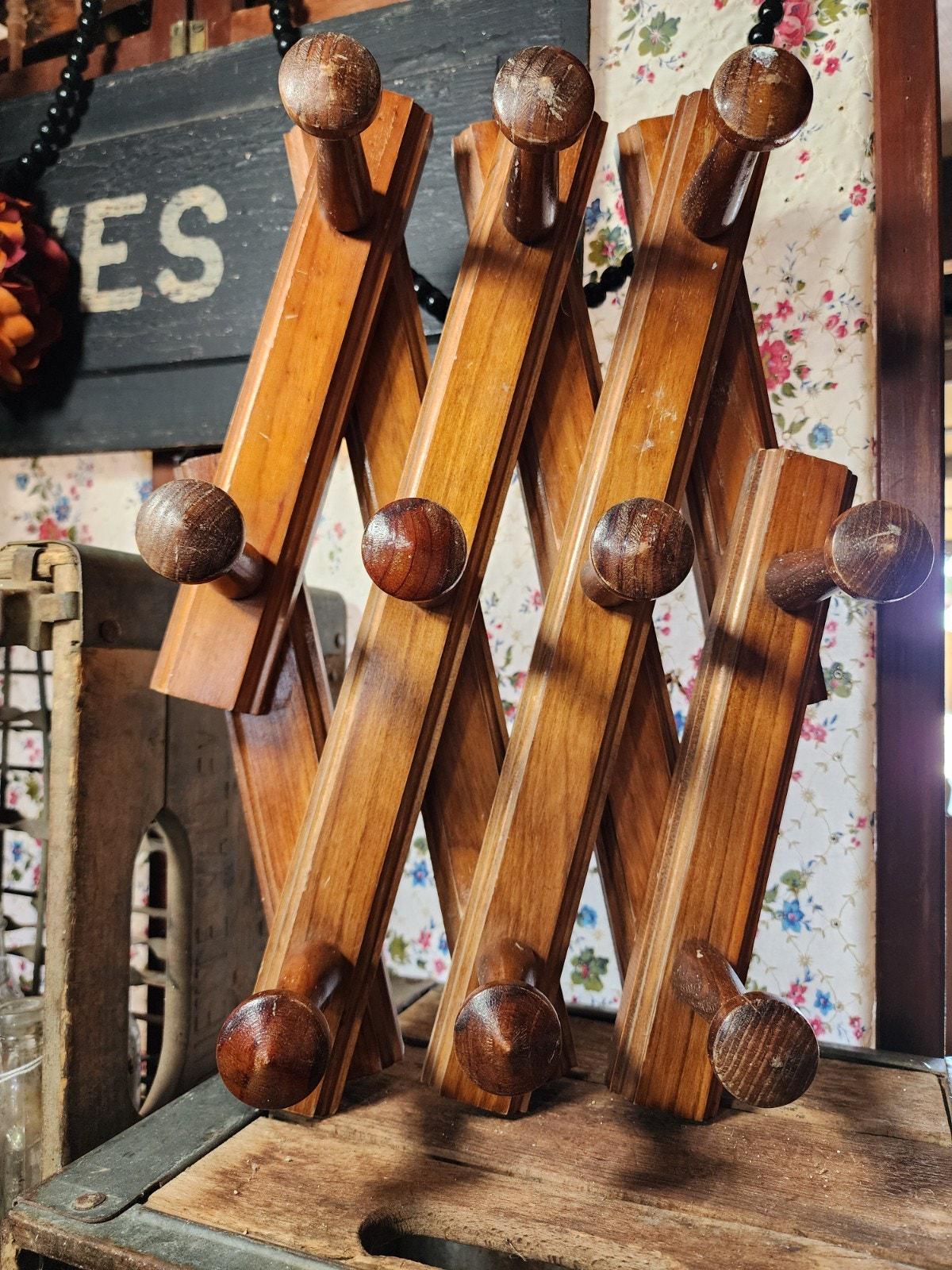 ヴィンテージのウォールフック Vintage Expandable Wall Hooks - Etsy