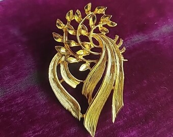 Gold Tone Metal Floral/Leaf Shaped Brooch Vintage