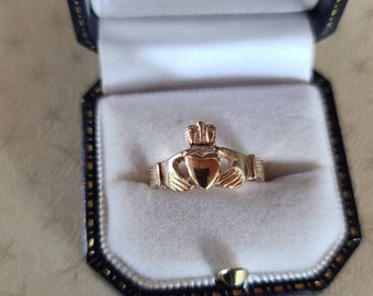 9k Gold Claddagh Ring