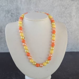 Vintage 1970s Orange and Yellow Beaded Necklace