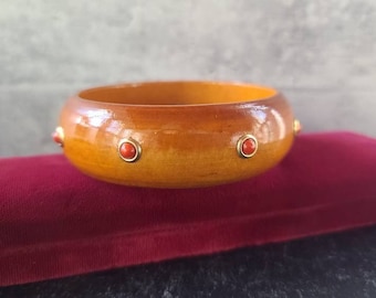 Vintage 14K Coral Wooden Bangle