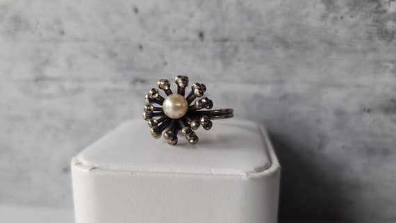 Beau Sterling Pearl Floral Ring - image 1