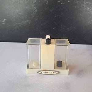 Oskaloosa Iowa Souvenir Salt And Pepper Shakers Vintage