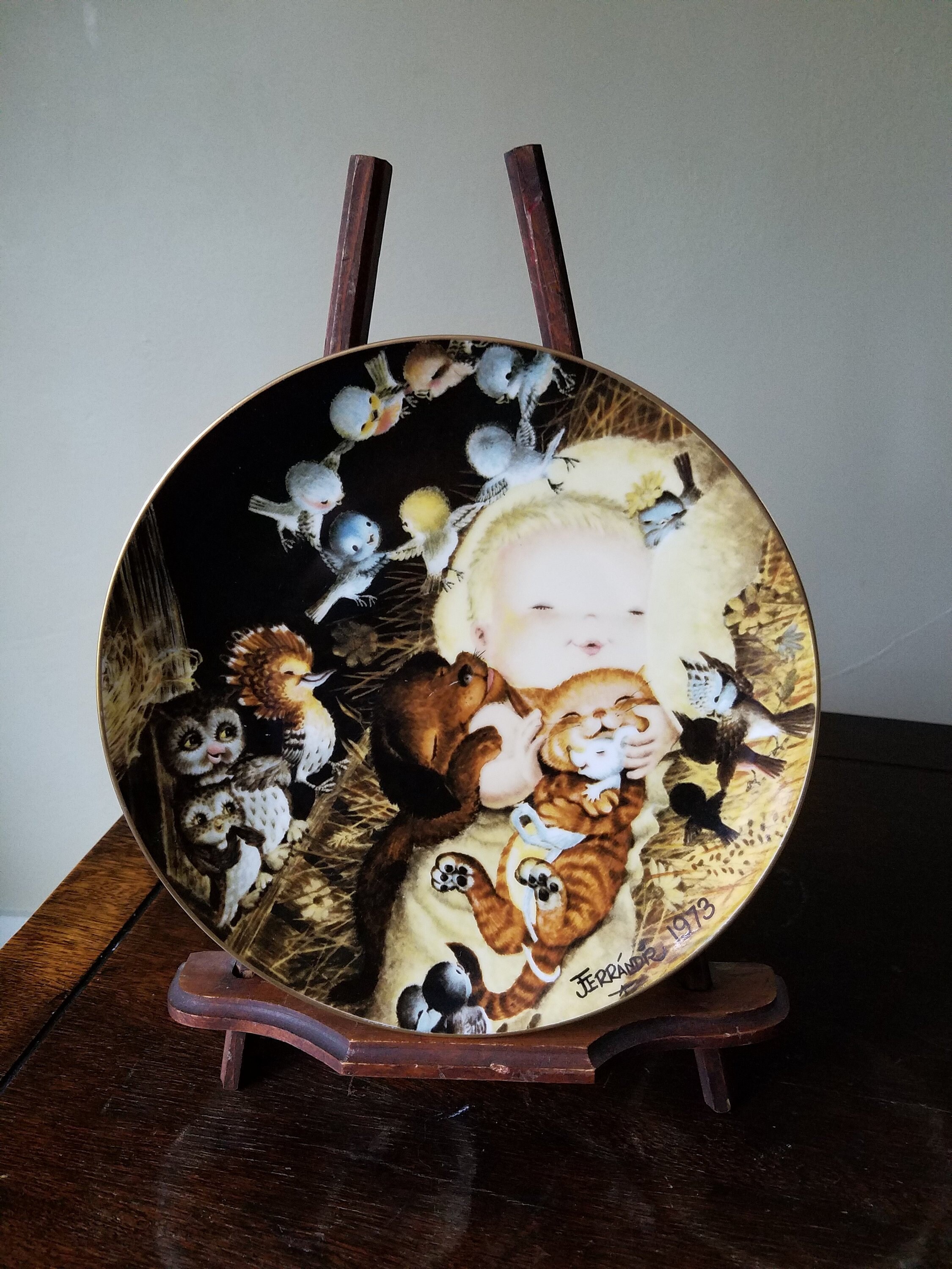 Collectible Plates Art & Collectibles Christmas Decorative Plate 1973