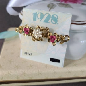 1928 Co Floral Bar Brooch