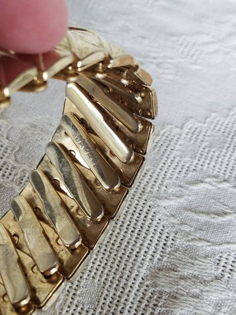 Gold Tone Textured Stretchy Bracelet Vintage Costume Jewelry Gifts for Her