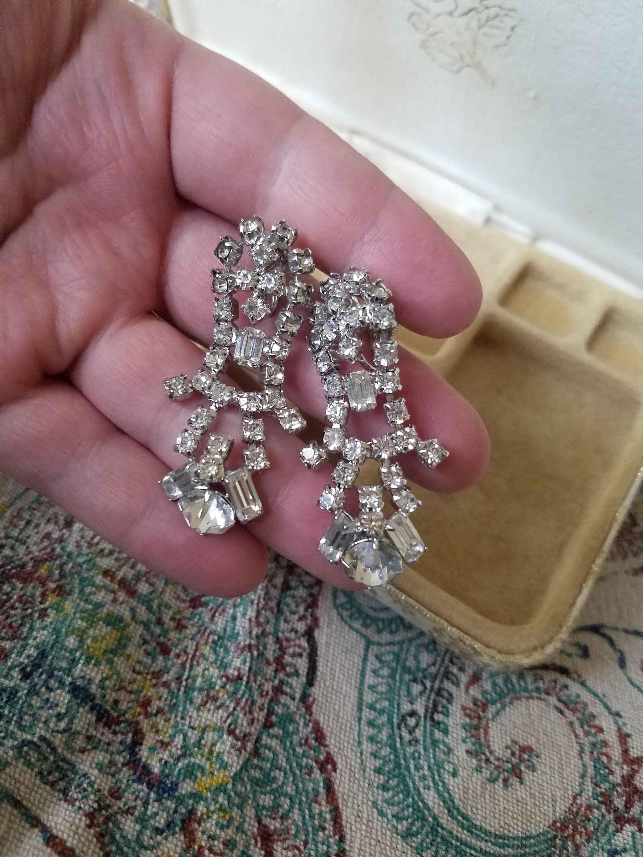 ◆VINTAGE HOLLYWOOD◆ Popping Color Earrings VH2435EA003M SARAH COVENTRY silver-tone flower clip earrings – Find