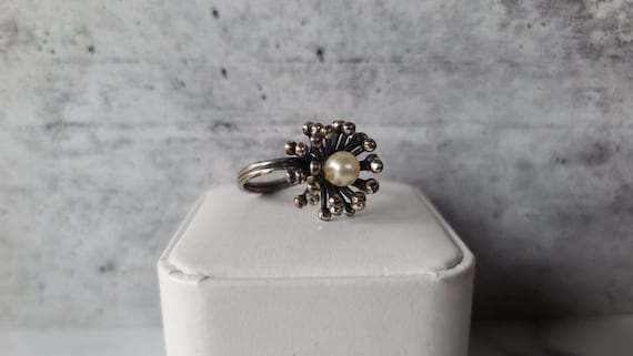 Beau Sterling Pearl Floral Ring - image 5