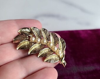 Faux Pearl Gold Tone Metal Leaf Shaped Brooch Vintage