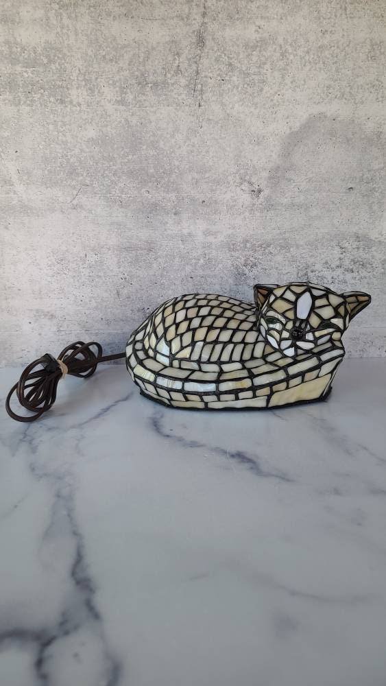 Tiffany sleeping 2024 cat lamp