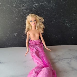 Vintage Mattel Barbie 1998 USED Handmaid Mermaid Tail