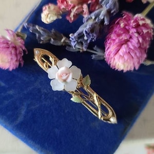 1928 Co Floral Bar Brooch