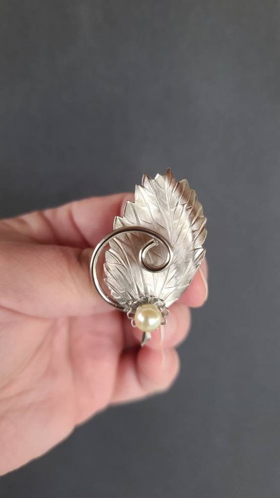 Vintage Silver Pearl Leaf Brooch