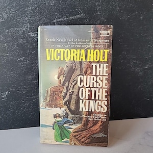 The Curse Of The Kings By Victoria Holt Paperback