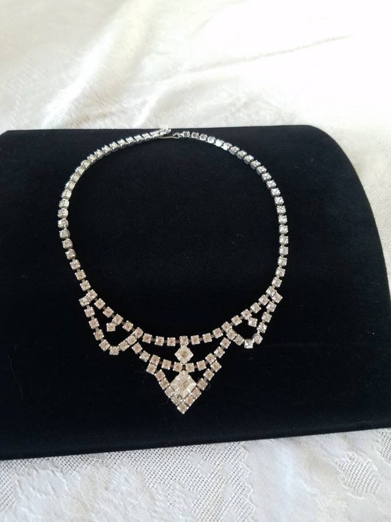 Glamorous Rhinestone Necklace, Vintage Wedding Ne… - image 3