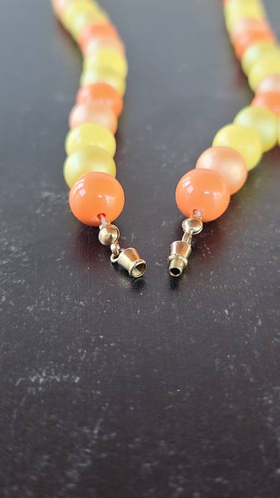 Vintage 1970s Orange and Yellow Beaded Necklace - image 6