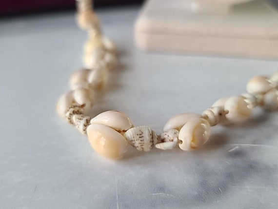 Vintage Beaded Shell Necklace - image 3