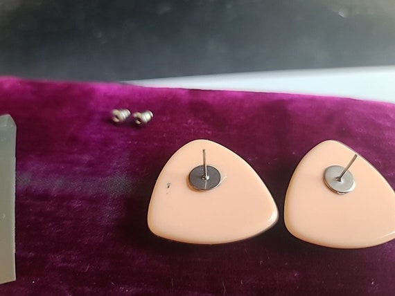 Peach Triangular Plastic Stud Earrings Vintage NOS - image 6