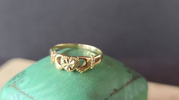 14K Gold Claddagh Ring