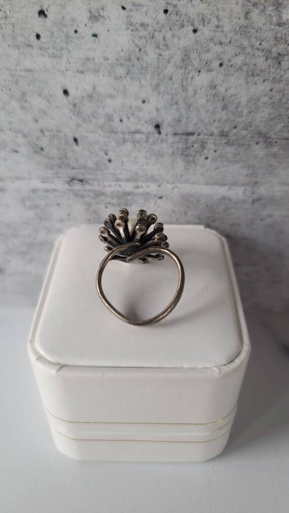 Beau Sterling Pearl Floral Ring - image 6