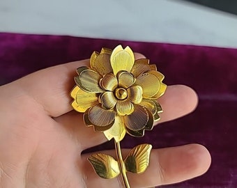 Gold Tone Metal Flower Brooch Vintage