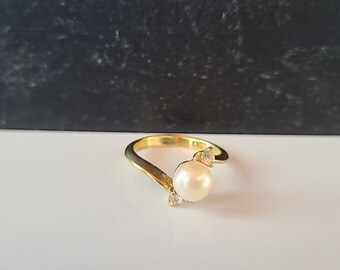 Vintage Faux Pearl CZ Gold Tone Metal Bypass Ring Size 6